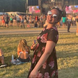 Meet your Posher, Julia